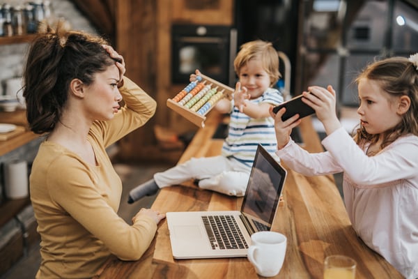 7 Time-Saving Tips for Stressed Parents Working from Home