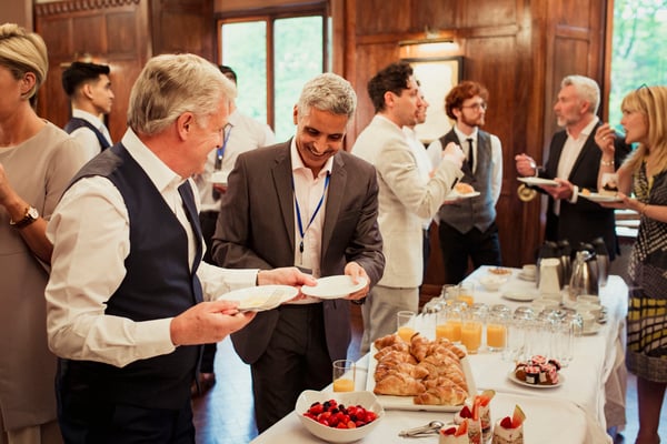 Promoting Yourself While Networking-1