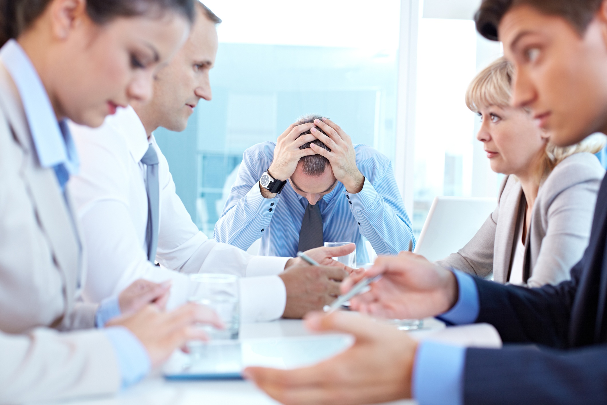 7-Bad-Habits-Managers-Needs-to-Break.jpeg
