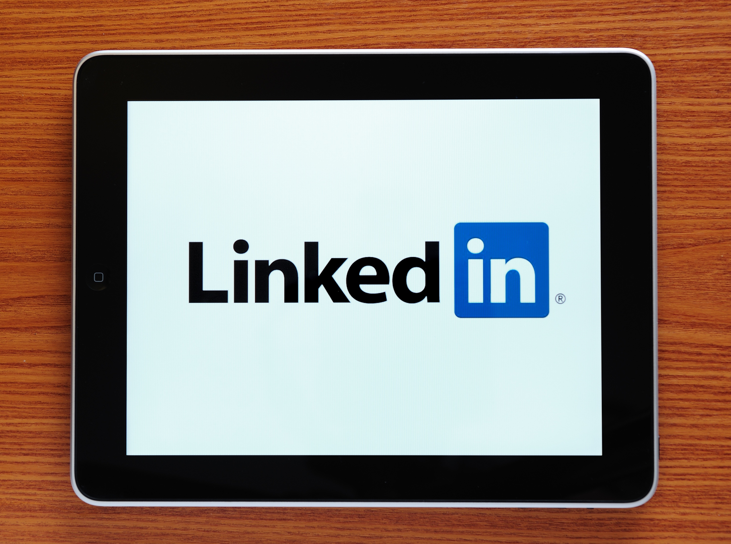 tips-create-stellar-linkedin-profile.jpeg
